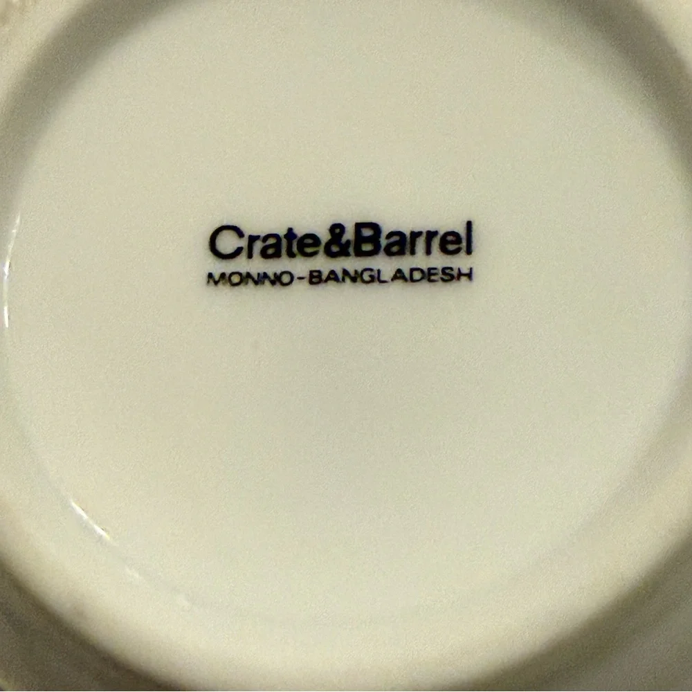 Crate & Barrel mugs Coffee Tea Hot Chocolate set of 2